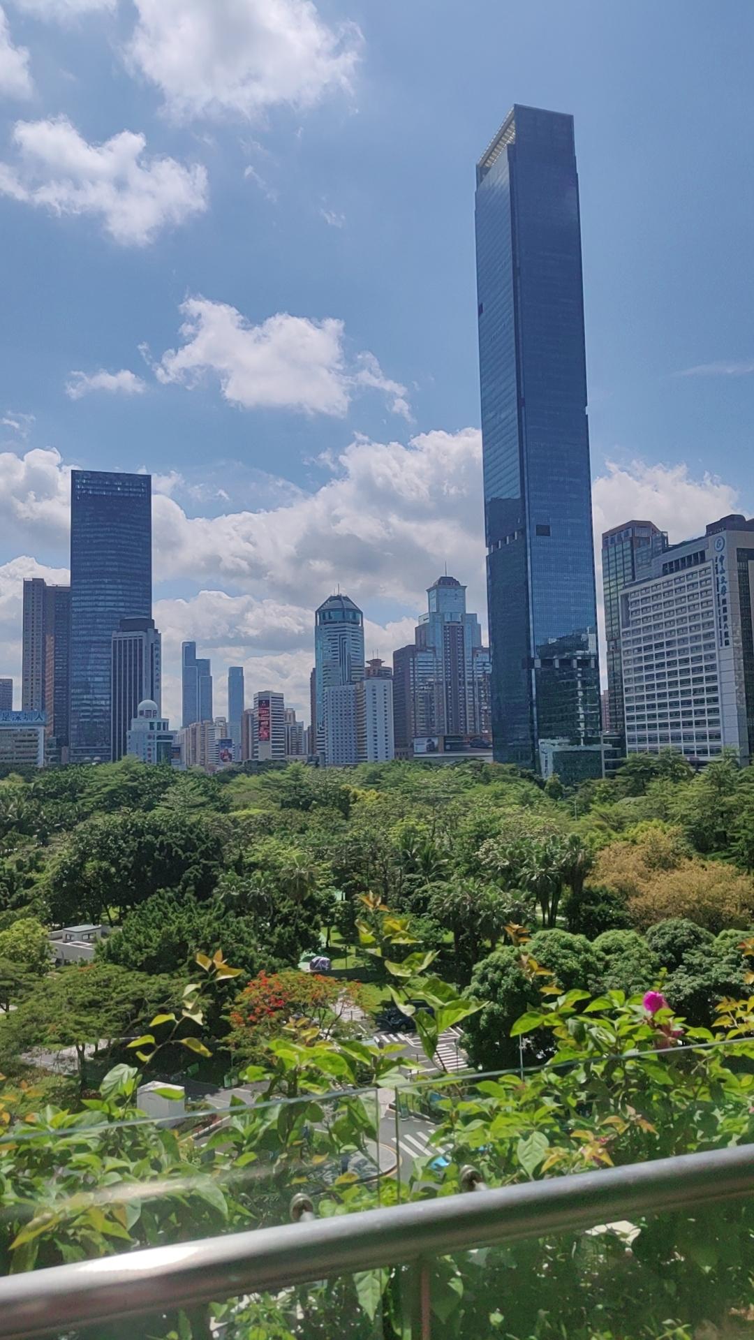 发现没？2026年深圳有望创造中国城市工业和制造发展的新高度和新奇迹。
我们先来
