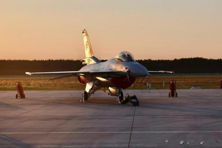 ✈️🇸🇰🇺🇸 斯洛伐克又接收了两架F-16 Block 70战斗机

1