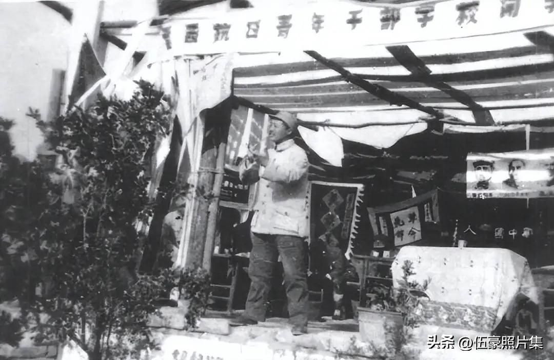 1940年5月27日，八路军第120师师长、晋西北军区司令员贺龙在晋西抗日青年干