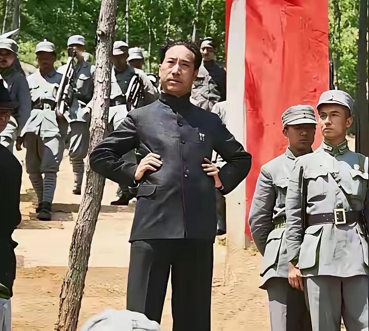 1943年，戴笠亲自当 “班主任” 的汉中特训班，悉数潜伏到延安被抓，戴笠以为他