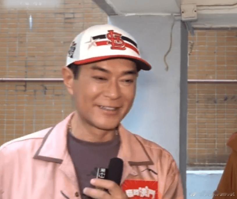【#古天乐54岁被催生#】 #古天乐 难道我是单性繁殖# 近日，54岁的古天乐在