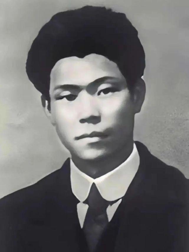 1931 年 8 月 4 日的广州监狱，几个凶神恶煞的敌人将遍体鳞伤的蔡和森拖到