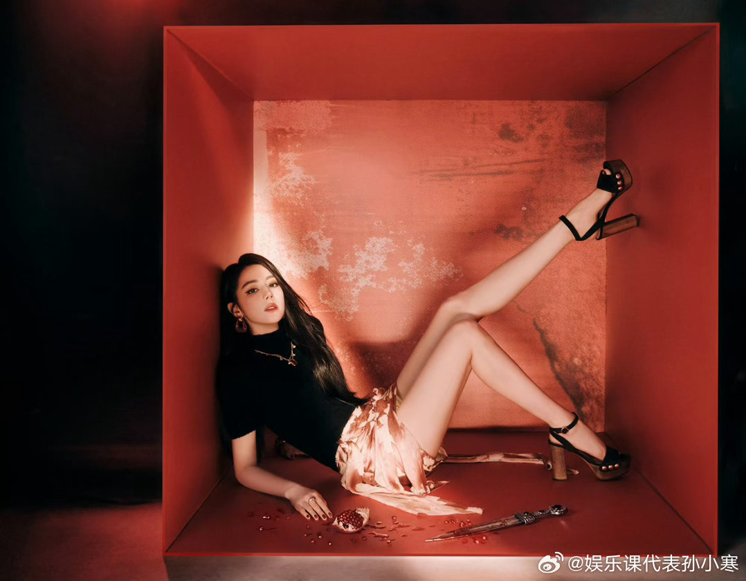 金鹤龙给热巴化的幽冥提灯妆这个迪丽热巴美成啥了金鹤龙给迪丽热巴化的幽冥提灯妆迪丽