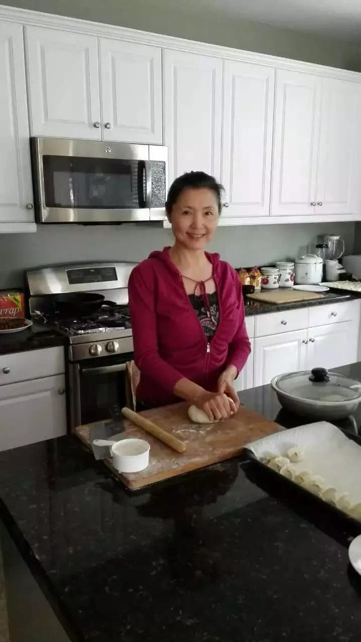 包饺子
著名电影演员姜黎黎[玫瑰][鼓掌][心][大笑][赞]