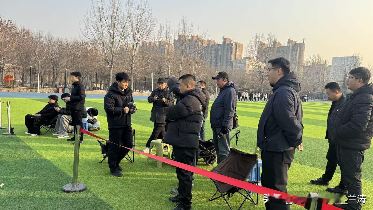 邢台市自媒体协会低空融媒成员开启技术交流
12月10日下午，邢台市自媒体协会低空