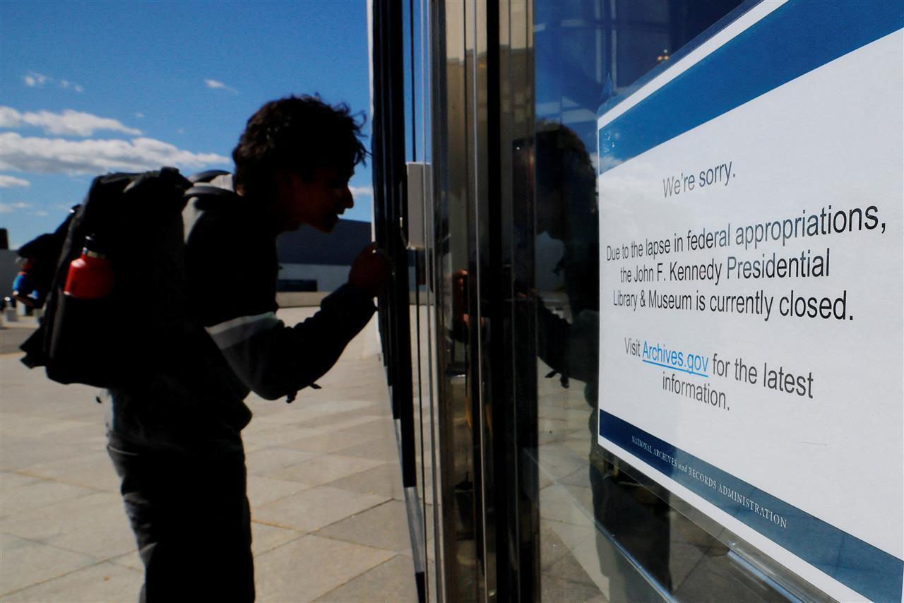 什么叫没有对比就没有伤害，三张照片看清，同一个世界，共此时的不同景象！

一、美