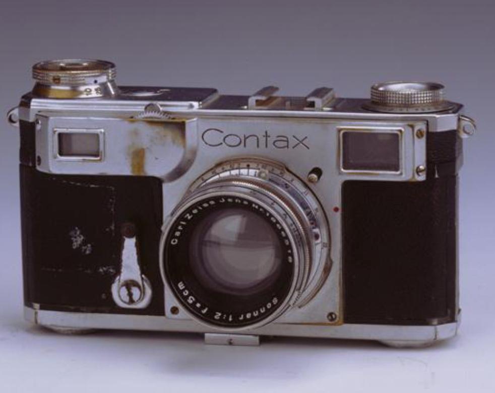 梁思成进行中国古建筑调查时用的Contax（康泰克斯牌）照相机 