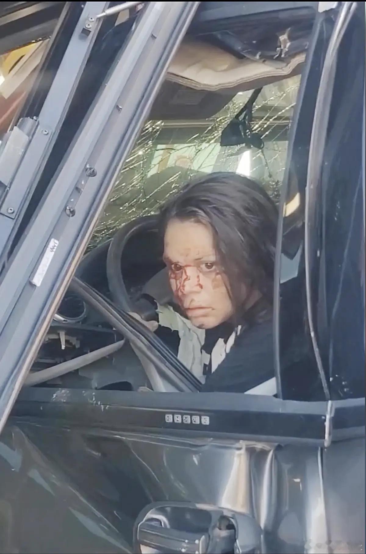 【记录显示，涉嫌引发洛杉矶公交致命车祸的司机曾因涉毒多次被捕，但实际服刑时间很短