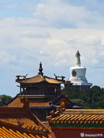 紫禁城的云，像在讲故事。  摄影