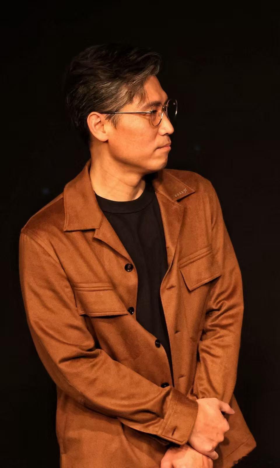 起猛了看到李乃文男扮女装了 全网大型认错名场面，纯粹因为神态撞脸玩出来的梗。抛开