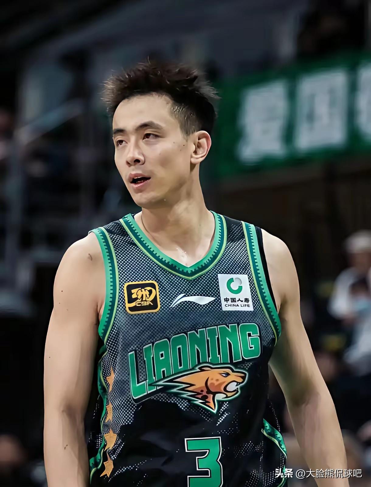 赵继伟再次成了拯救球队的英雄，对阵台北队，赵继伟拿到了13分。尽管得分不高，但他