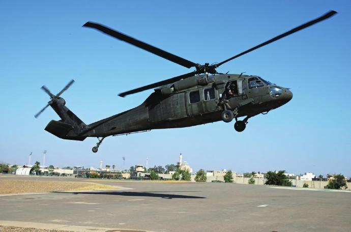 每天认识一件兵器 美国UH-60“黑鹰”直升机机身长度：19.76米机身高度：5