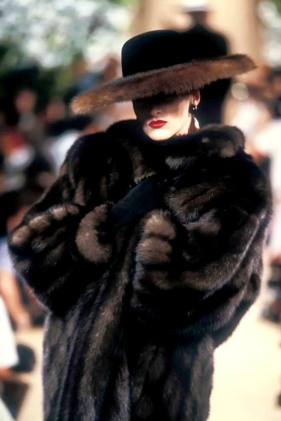 富婆冬季衣橱的正确打开方式• YSL 1989
Yevs Saint Laure