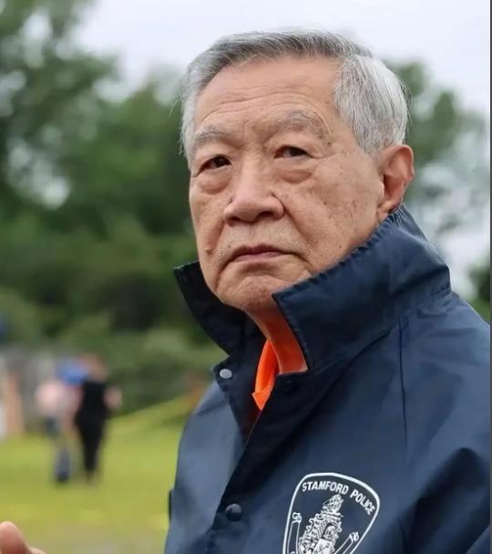 2023年美国联邦法院重锤落下，判定李昌钰伪造证据！昔日风光的“华人神探”金身瞬