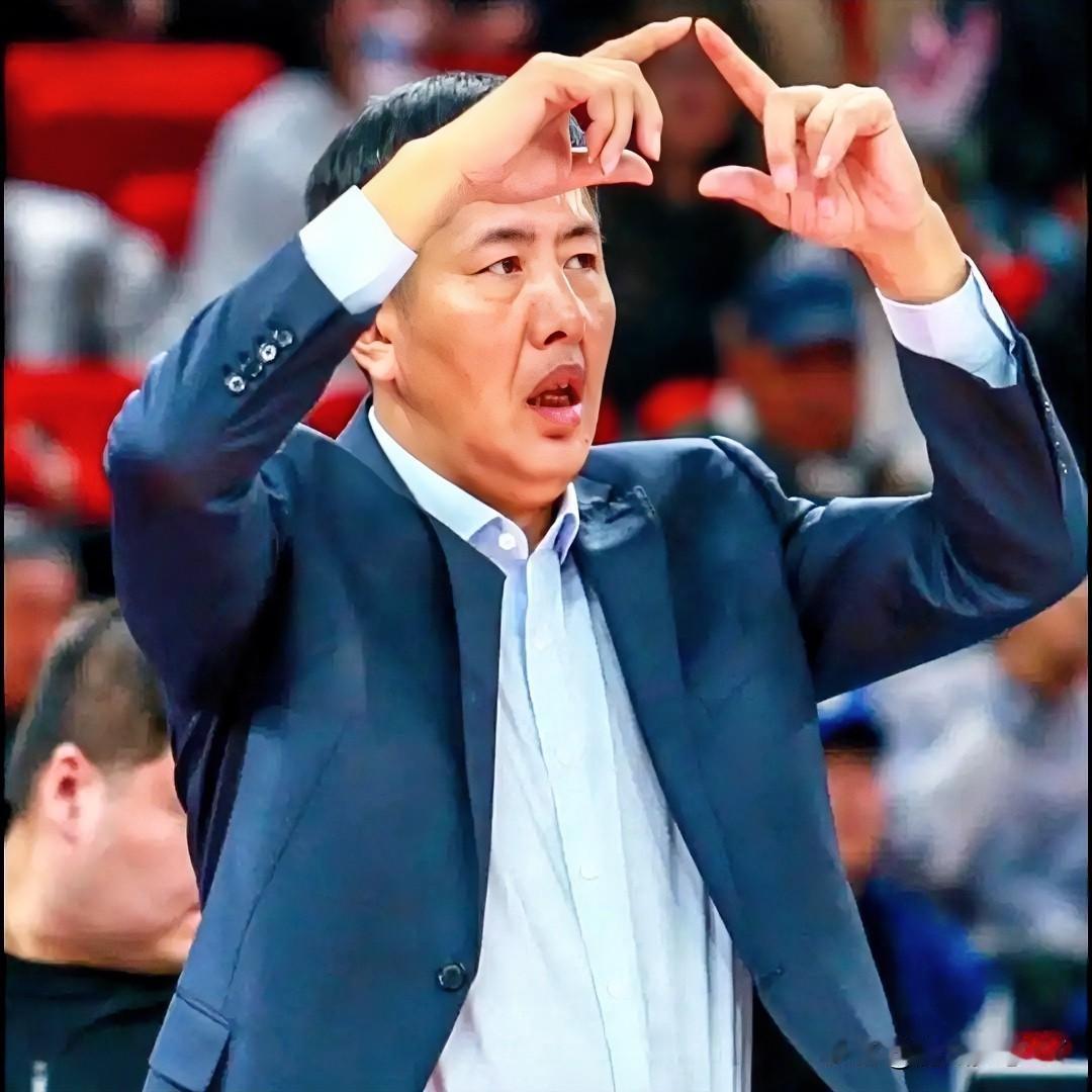 奉劝大家一句
别对丁伟下课后的浙江男篮有太大期待
不是不希望他们打好，而是
本赛