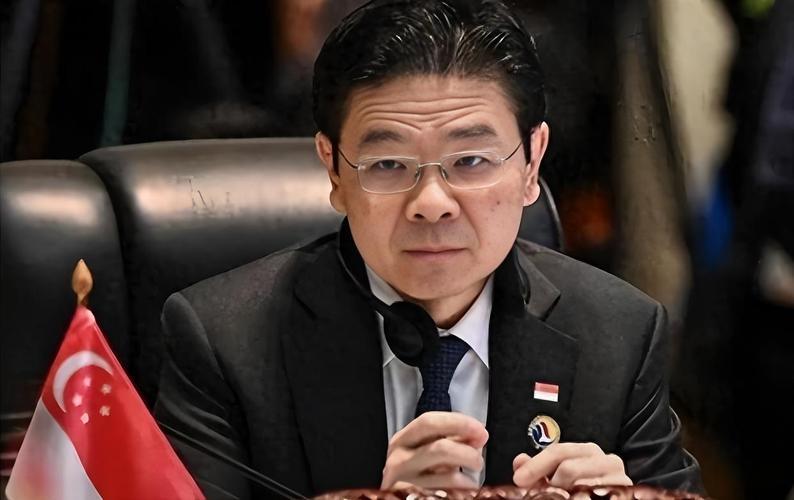 3000亿港元涌入香港？新加坡急了！不甘落后中国，拉高市一起叫板！
近日，一笔规