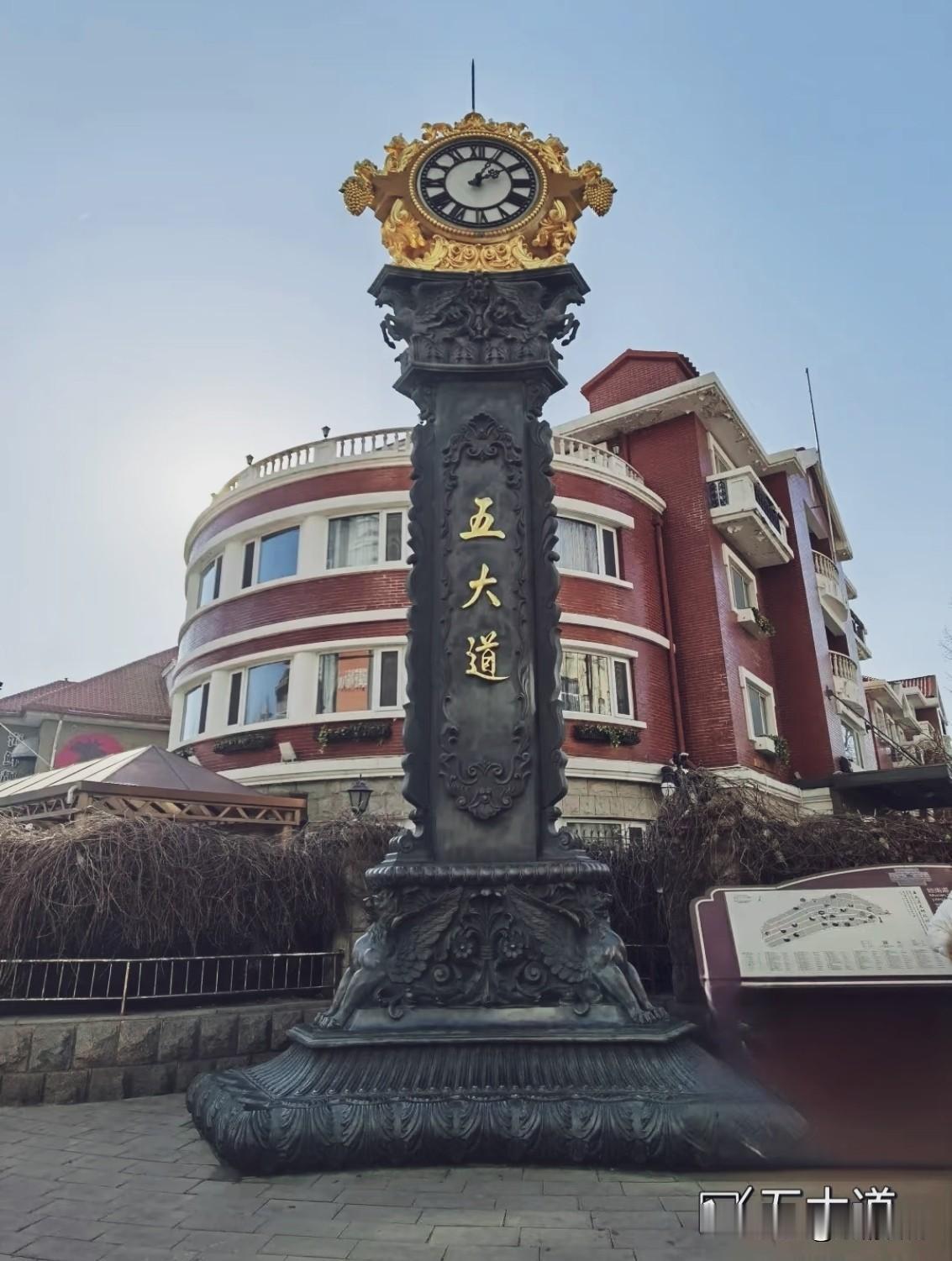 开放式万国建筑街区，免费游览。自驾停民园广场停车场，可租自行车骑行闲逛，片区很大