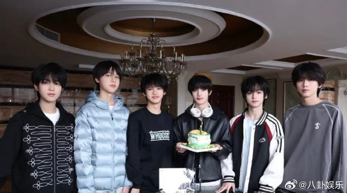 TF四代二班见面会 4.18-19重庆国博见！官俊臣、张奕然等少年登场，沉浸式移