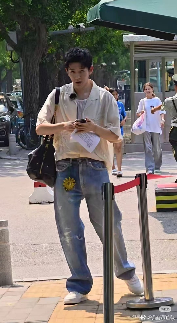 花少8北京开录花少邓为路透状态如何？🐍还是综艺首秀 