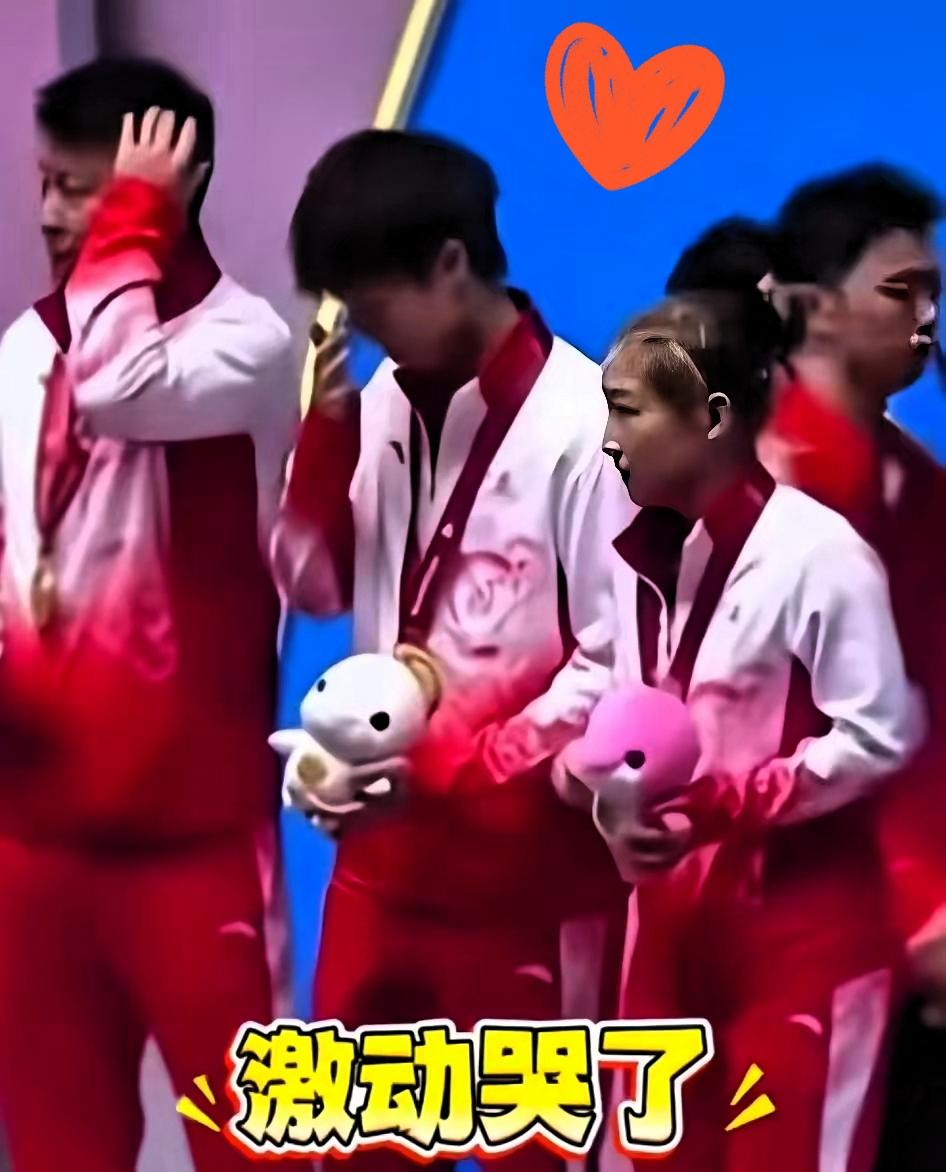 登高不傲、居低不怨
在昨晚的颁奖典礼上，高远哭了
谁能想到这个站上领奖台的少年，