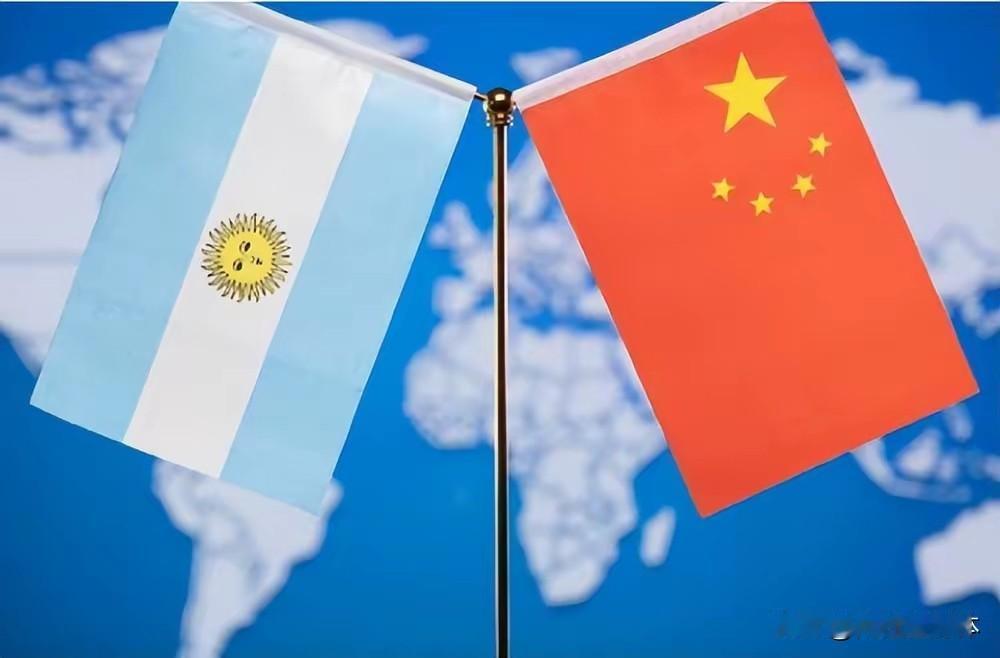 迟迟拿不到访华邀请函！米莱彻底醒悟，顶着美国压力向中国献上厚礼
 
曾经在竞选期