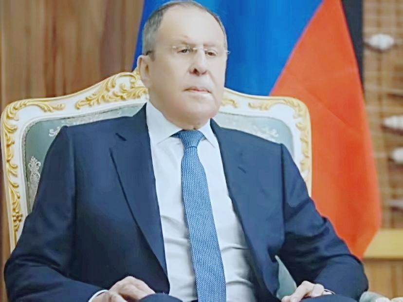 俄罗斯外长拉夫罗夫声称乌克兰军方派出大量无人机袭击普京的住所，不过全部被击落。那