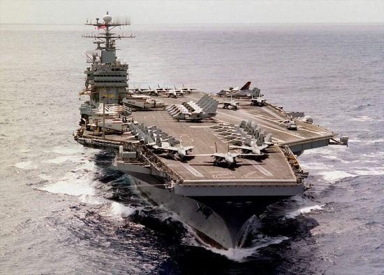 美国海军“亚伯拉罕·林肯”号航母的部署状况近日引发广泛关注。这艘核动力航母自20