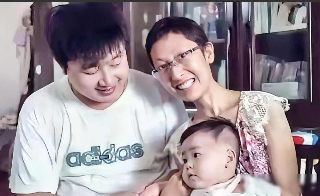 人到了绝境，
最大的幸运，
是有人愿意
为你赌上全部身家。
所有人都以为她是来甩