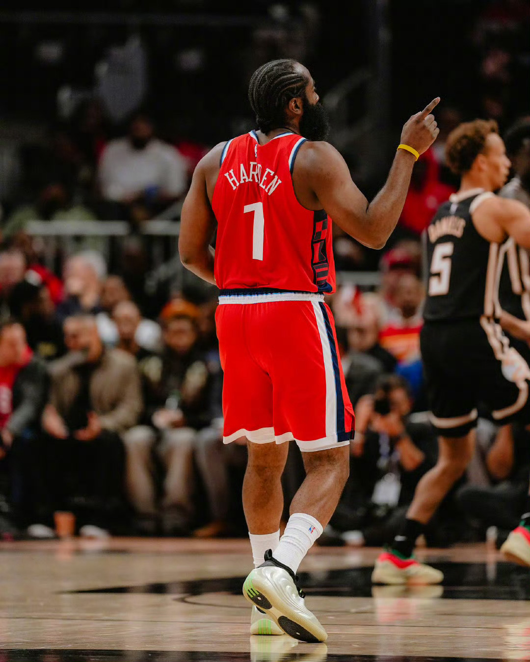 5人得分上双！快船客场115-92大胜老鹰，结束5连败…哈登本场出战37分钟，2