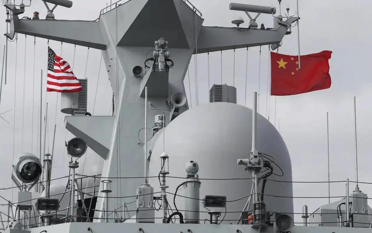 美国出来回应了！在美军军舰闯入闯入南沙仙宾礁附近海域之后，10月21日，美国国务