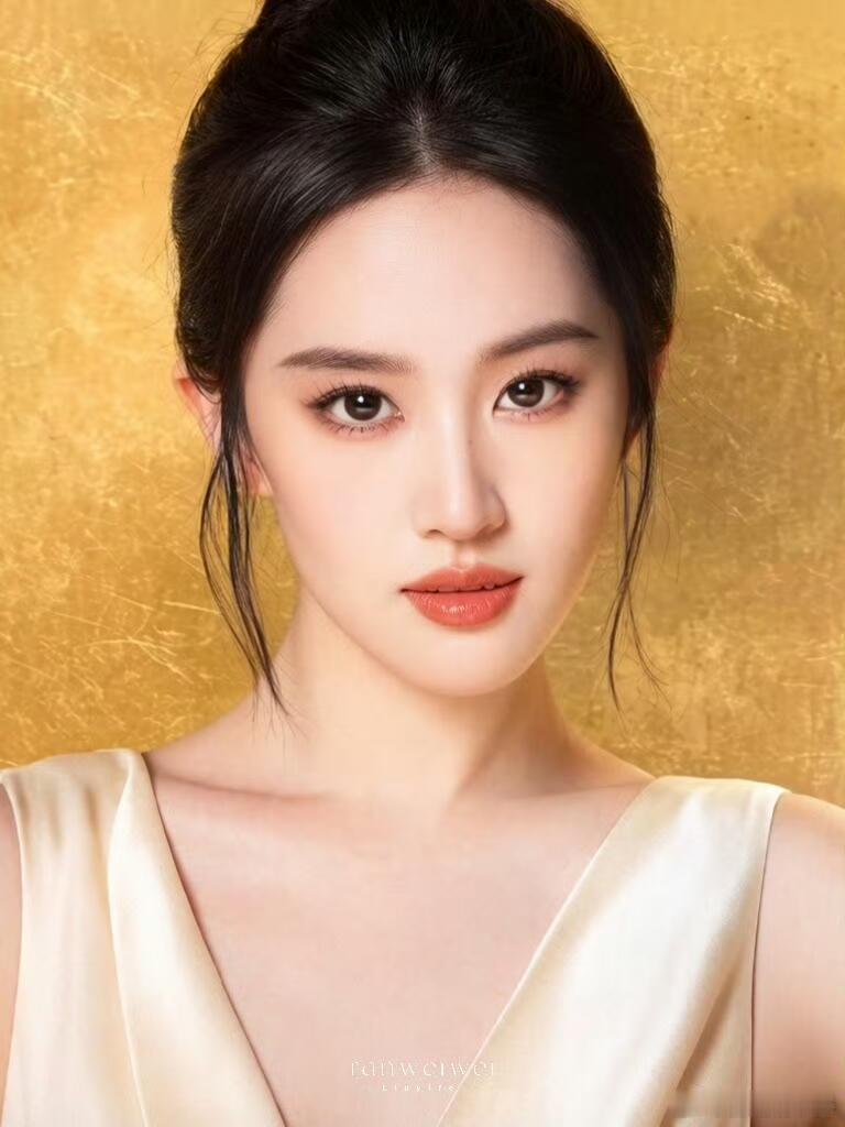 刘亦菲最接近本人的一张图不说我真的以为是ai图，然而据说这是最接近刘亦菲真人的一