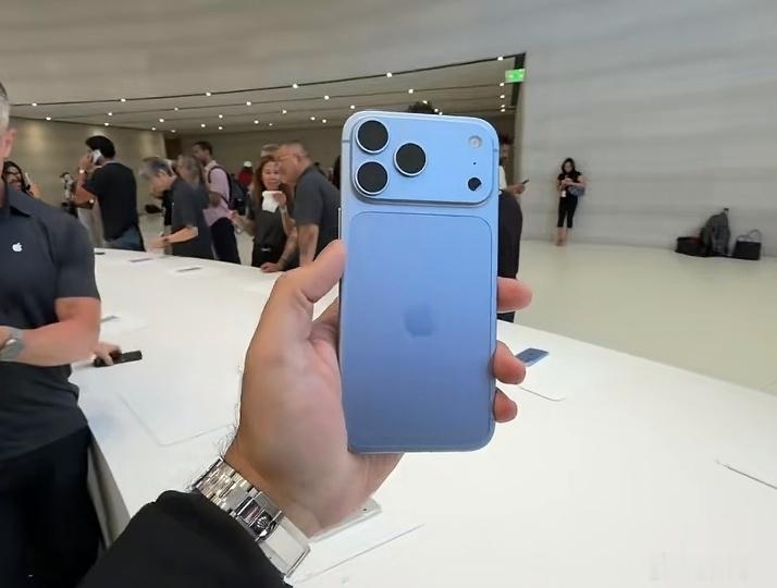 iPhone18Pro1TB采用QLC花更多钱买更大容量，换来的却是更短寿命的Q
