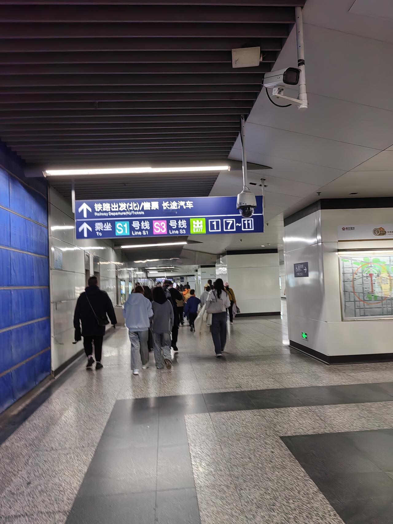 春假首日出行有感：这才是教育该有的样子
 今天从镇江乘车前往南京，刚上车就被满满