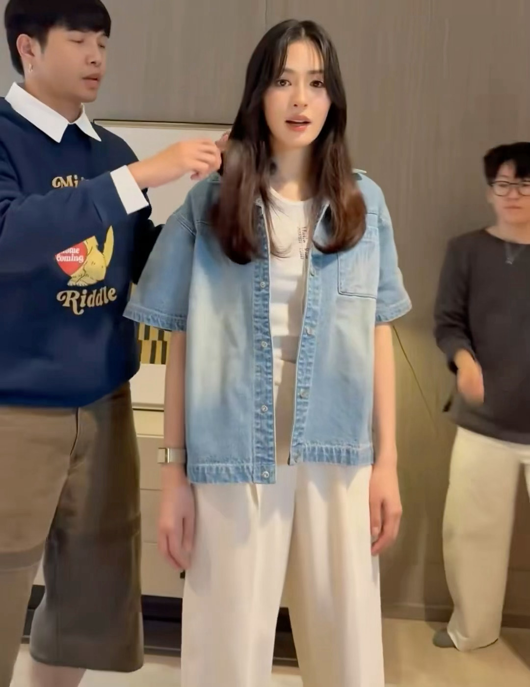素素的俊俊的 