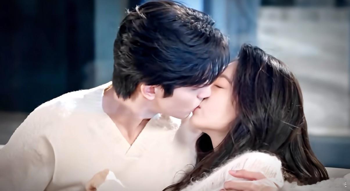 宋威龙赵今麦你们两个不像是演的，甜蜜的太真实 