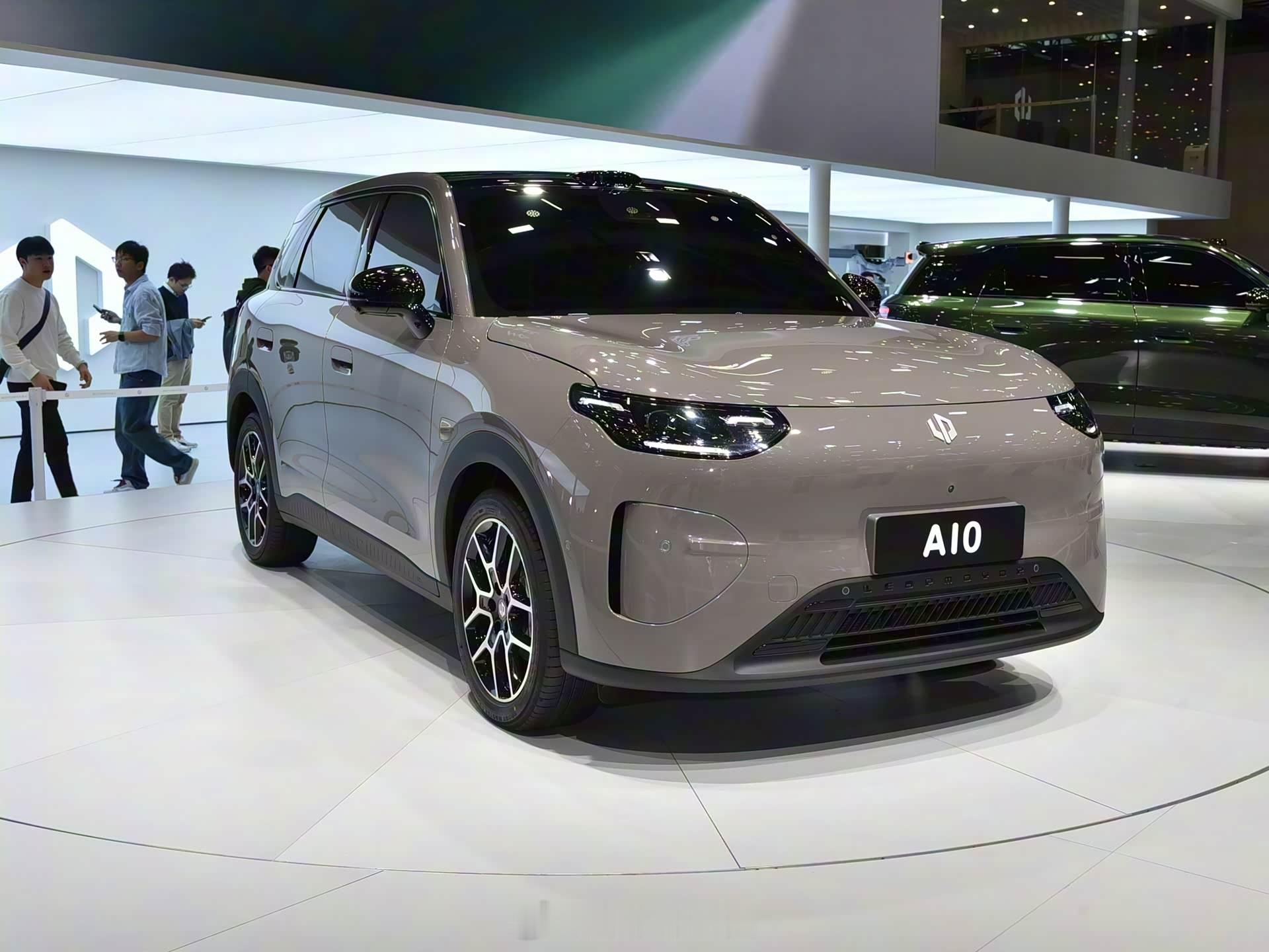 零跑A10亮相广州车展，油冷电驱总成+激光雷达纯电 小型SUV油冷电驱总成纯电续