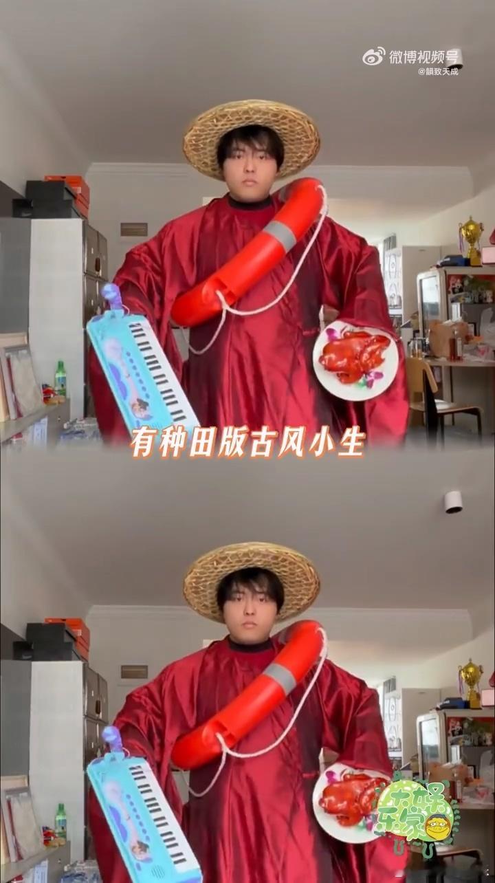 桃黑黑进军的是猎奇穿搭界 刷新审美认知！桃黑黑独特小众的穿搭风格，不走常规路线，