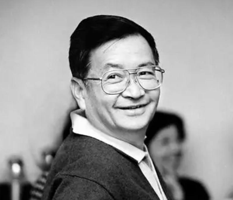 阅读本文前，您可以点击关注成为铁粉，这样才能每天第一时间收到最新的文章推送，免费