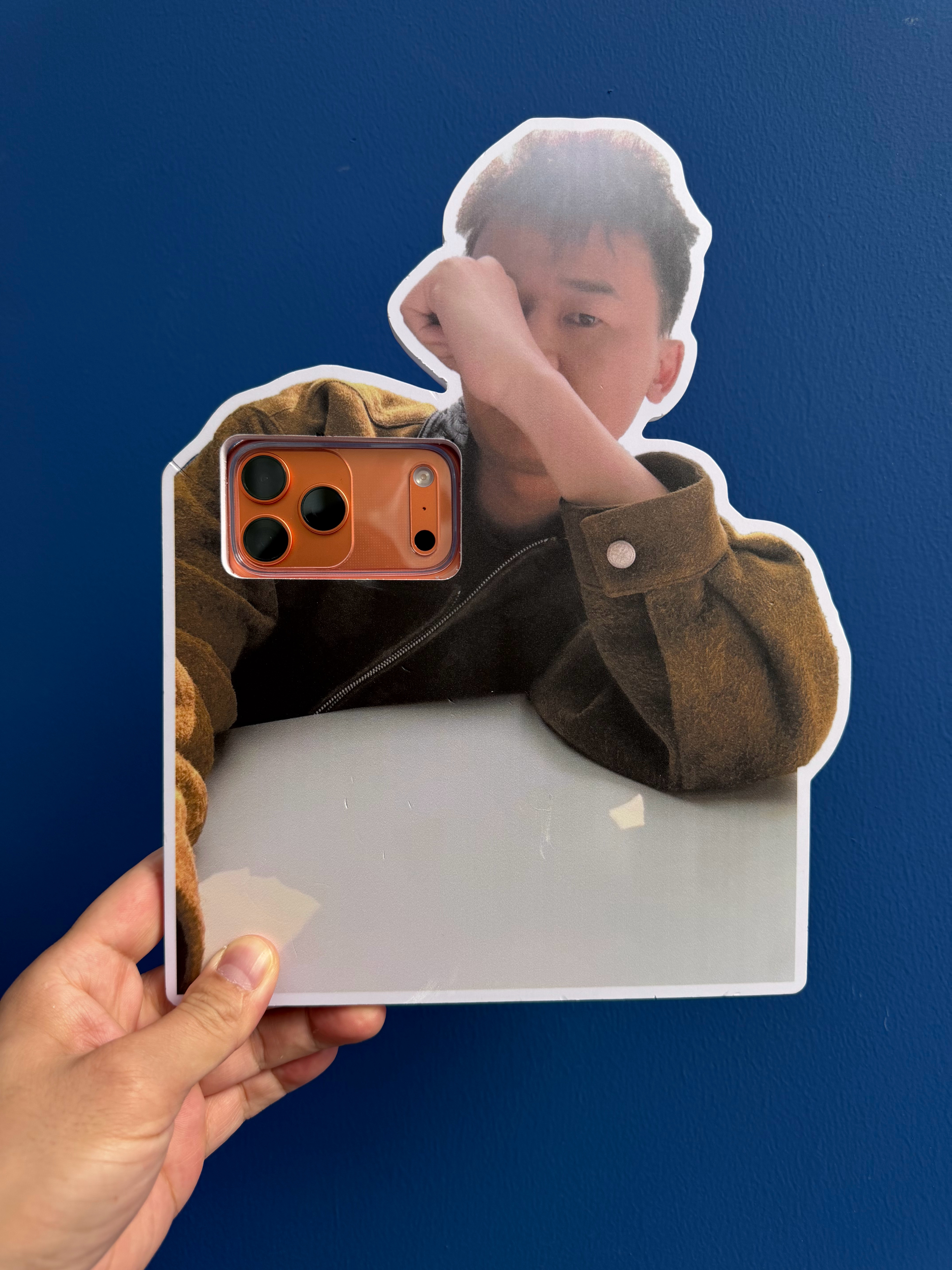 你们都是嘴上说说，而我是真觉得他帅，花60元定制的手机壳，你们评价下怎么样 