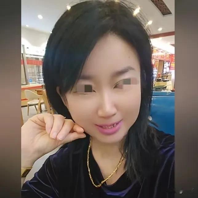上海鼻涕姐又发声了！

这几天鼻涕姐和上海某火锅店的冲突在网上引起了巨大的反响，