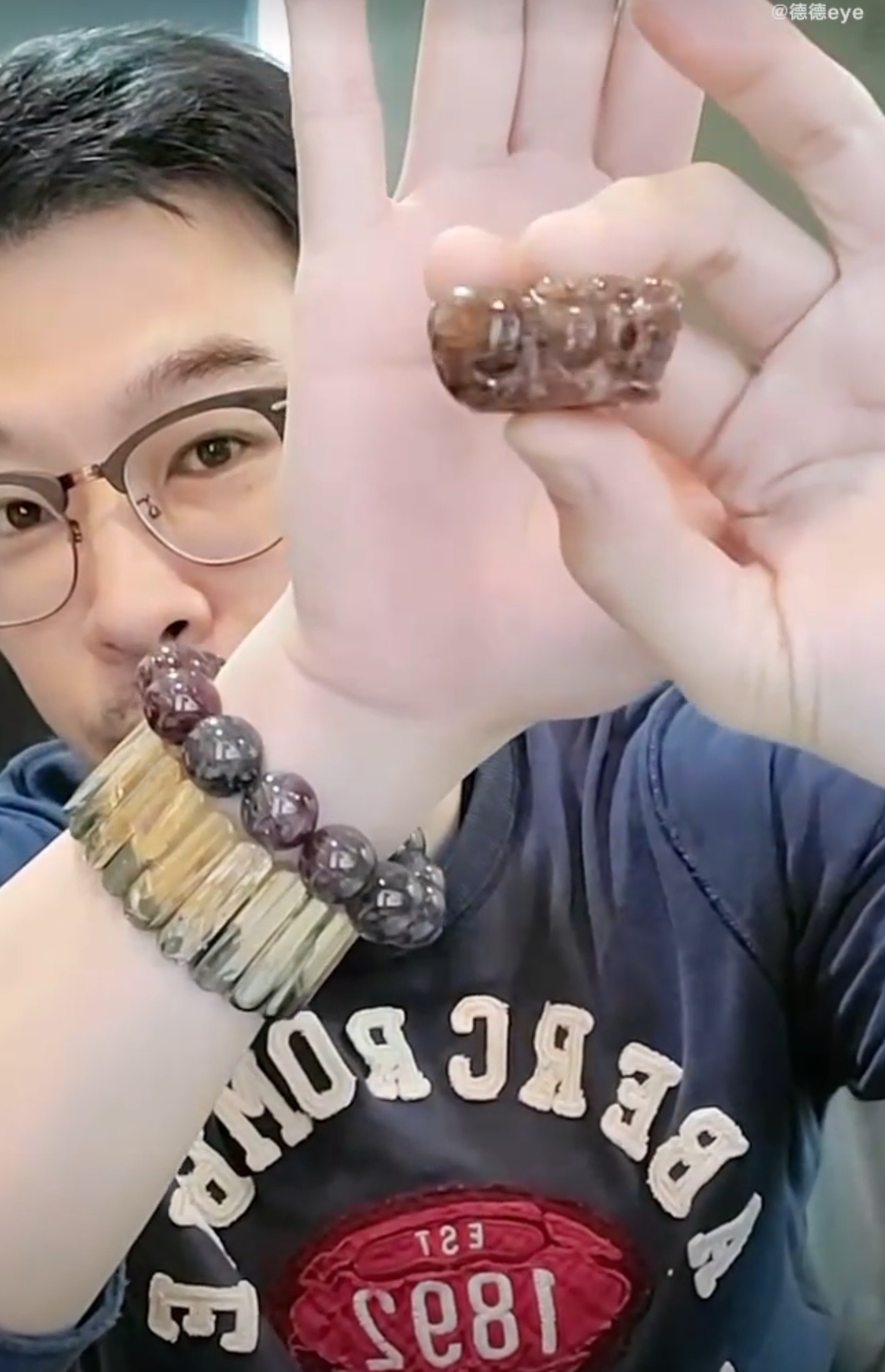我真是错亿  老叔直播一会高晓松一会李佳琦的 体验感很丰富啊 