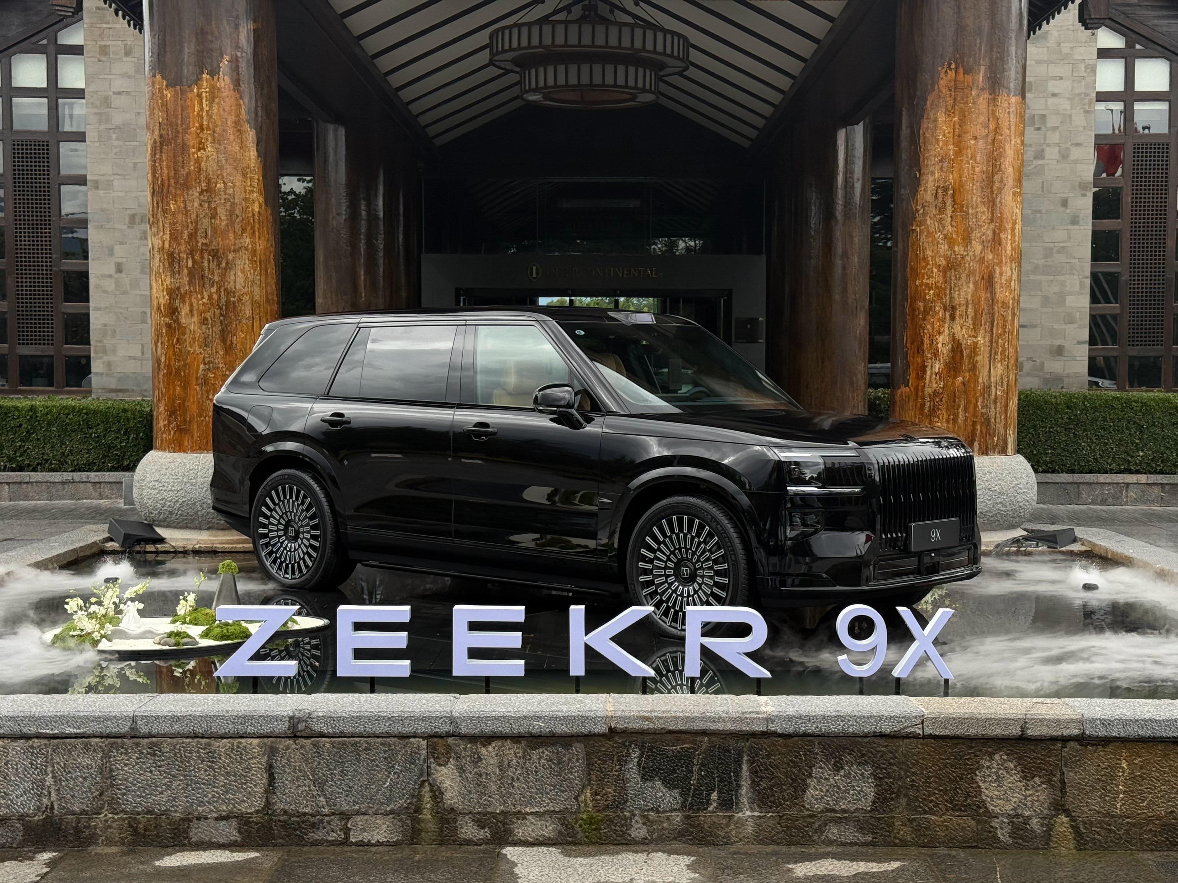 来丽江试极氪9x ，009接机，标配依云水[doge]此外这批试驾车都没有装48