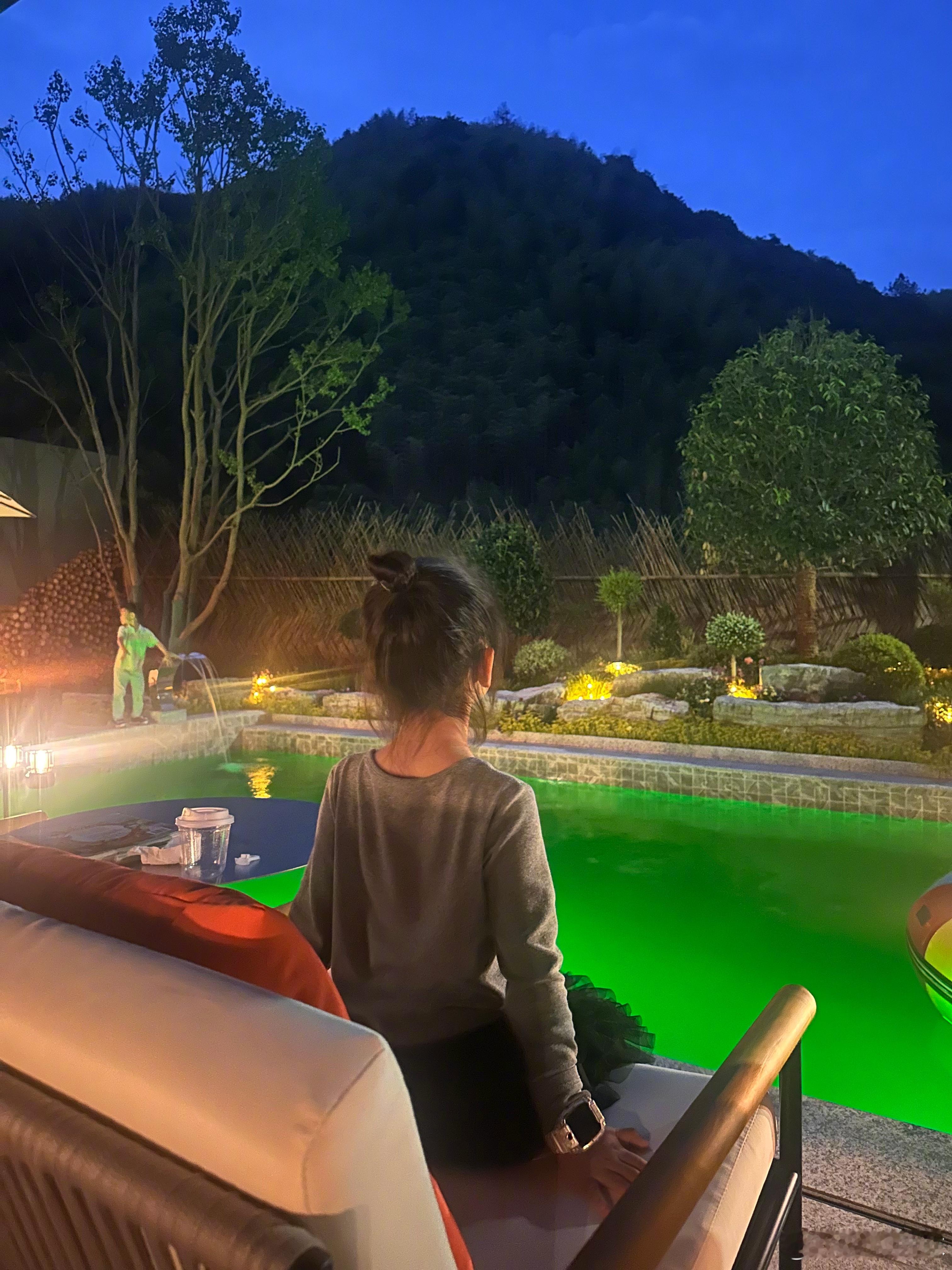 假期记录，收获一箩筐的📷这个假期没有文案，只有快乐安吉·朗月行📍泡温泉，看美