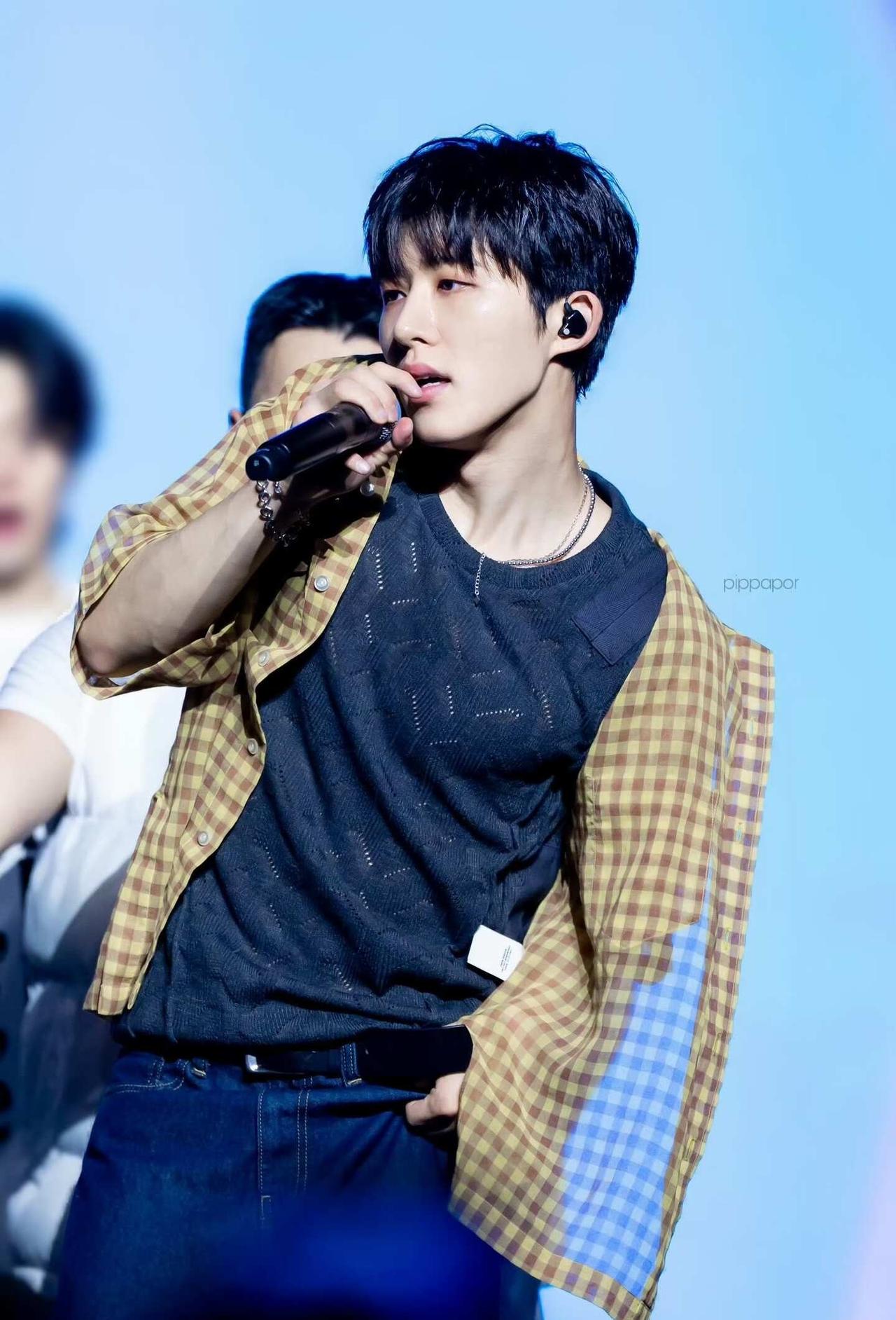 D-463
bi 비아이 金韩彬