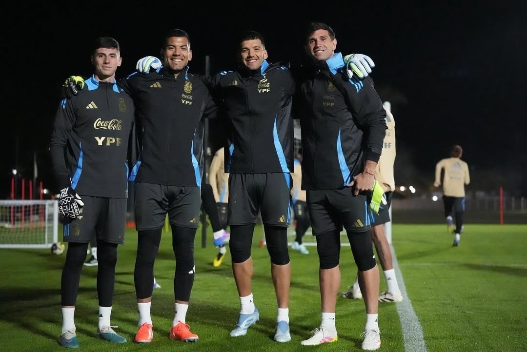 回家真好🇦🇷🧤迪布更新IG：“❤️ 🇦🇷”🎙“我的未来？我不知道，我
