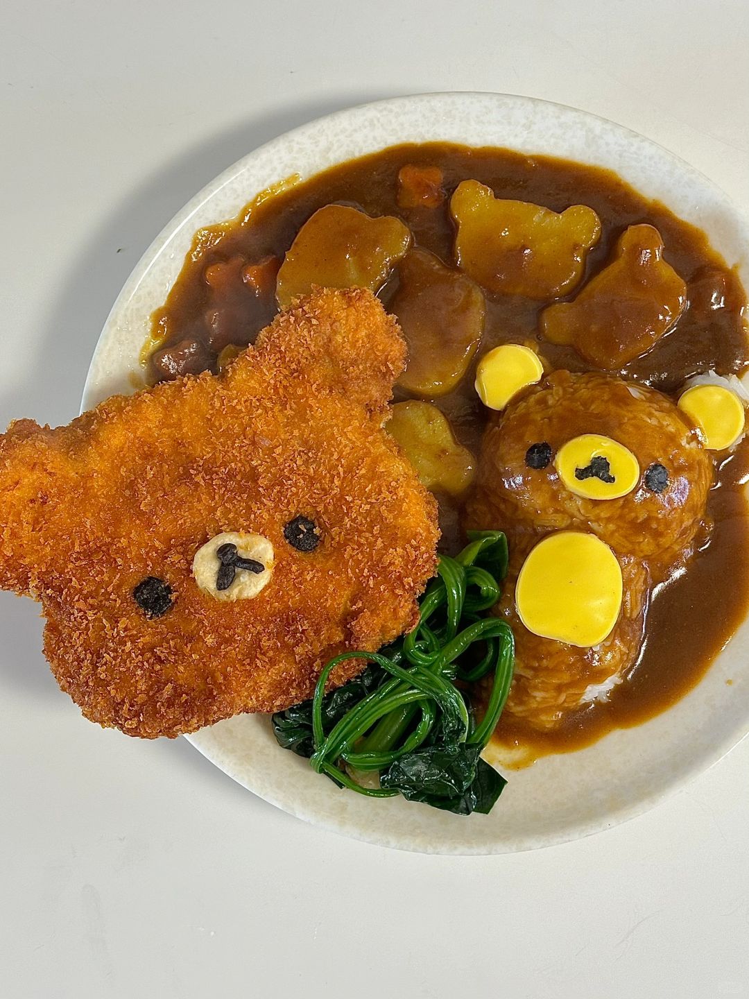 轻松熊炸鸡排咖喱饭