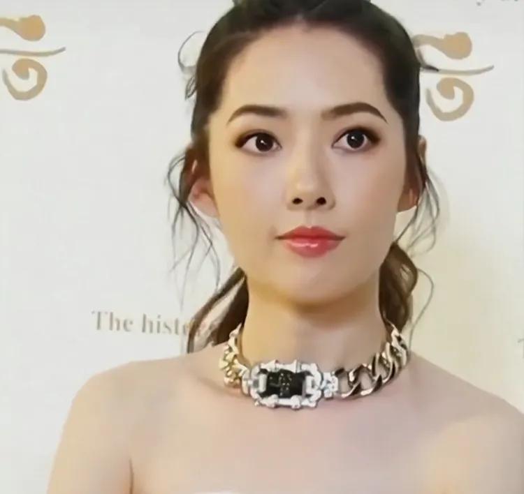 郭碧婷嫁入豪门，成为人生赢家。她的情况是典型的，因为她已经有了继承人，所以是否有