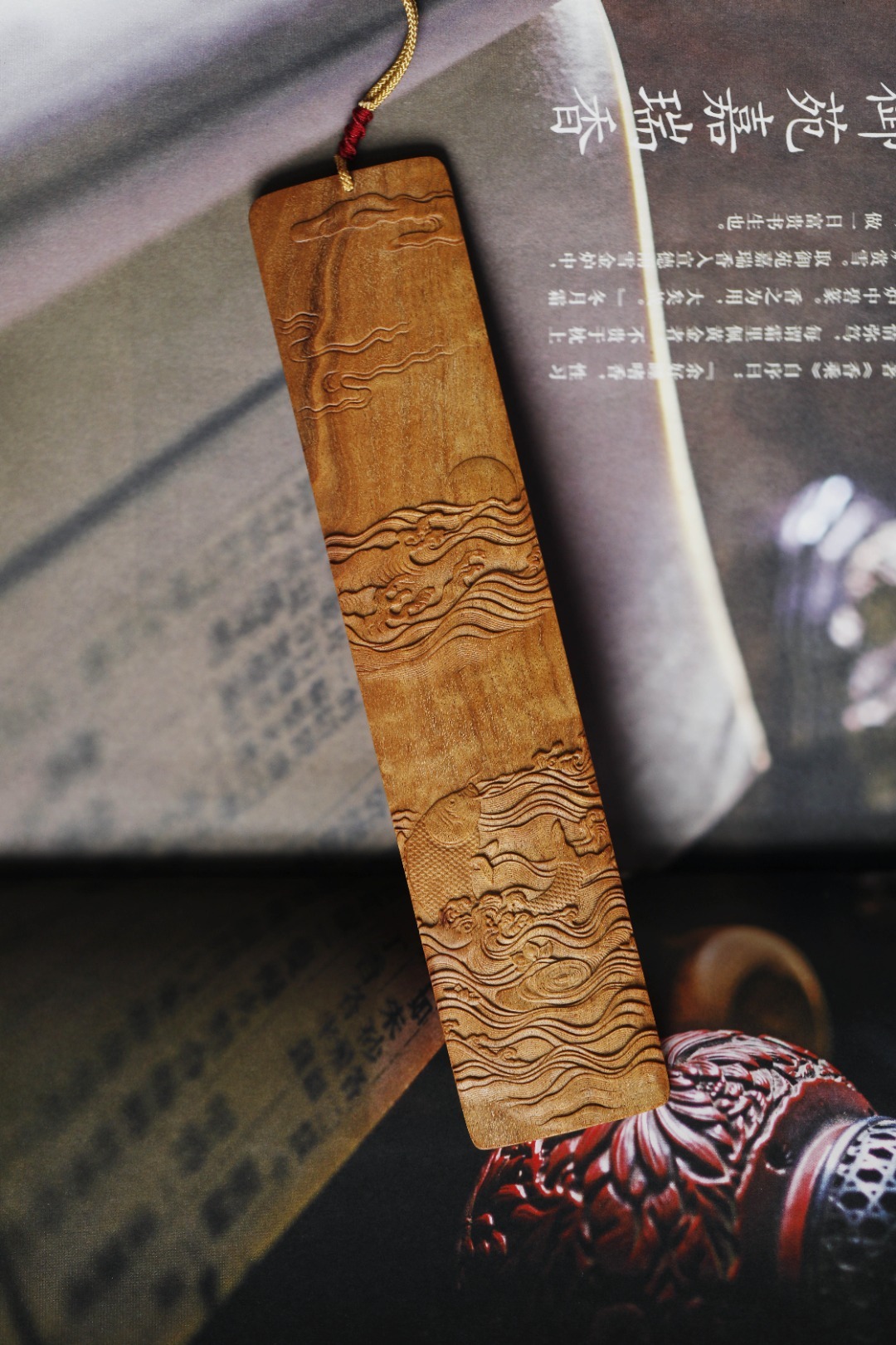 老山檀香 | 年年有余 · 书签以鱼为创作题材的书签，典雅而古朴、灵动而有趣，年