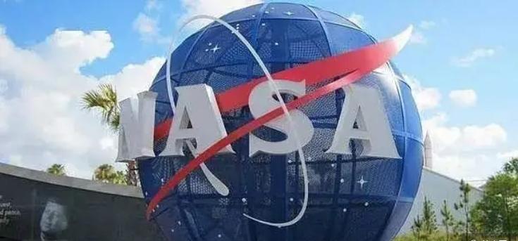 “芯片不如美国，机床不如日本，汽车不如德国，电视不如韩国，飞机不如法国，奢侈品不