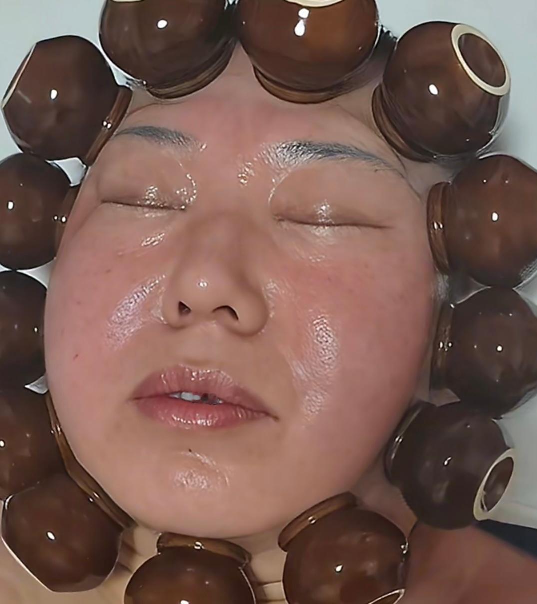 “特斯拉有的我都有，特斯拉没有的我还有。”“特斯拉有星链，你有吗？特斯拉有火箭你